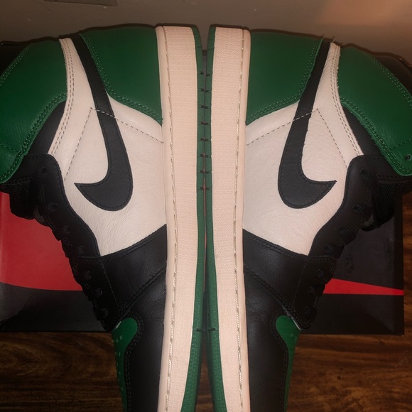 Jordan 1 Retro High OG Pine Green (2018) Size 12 - Picture 7 of 11